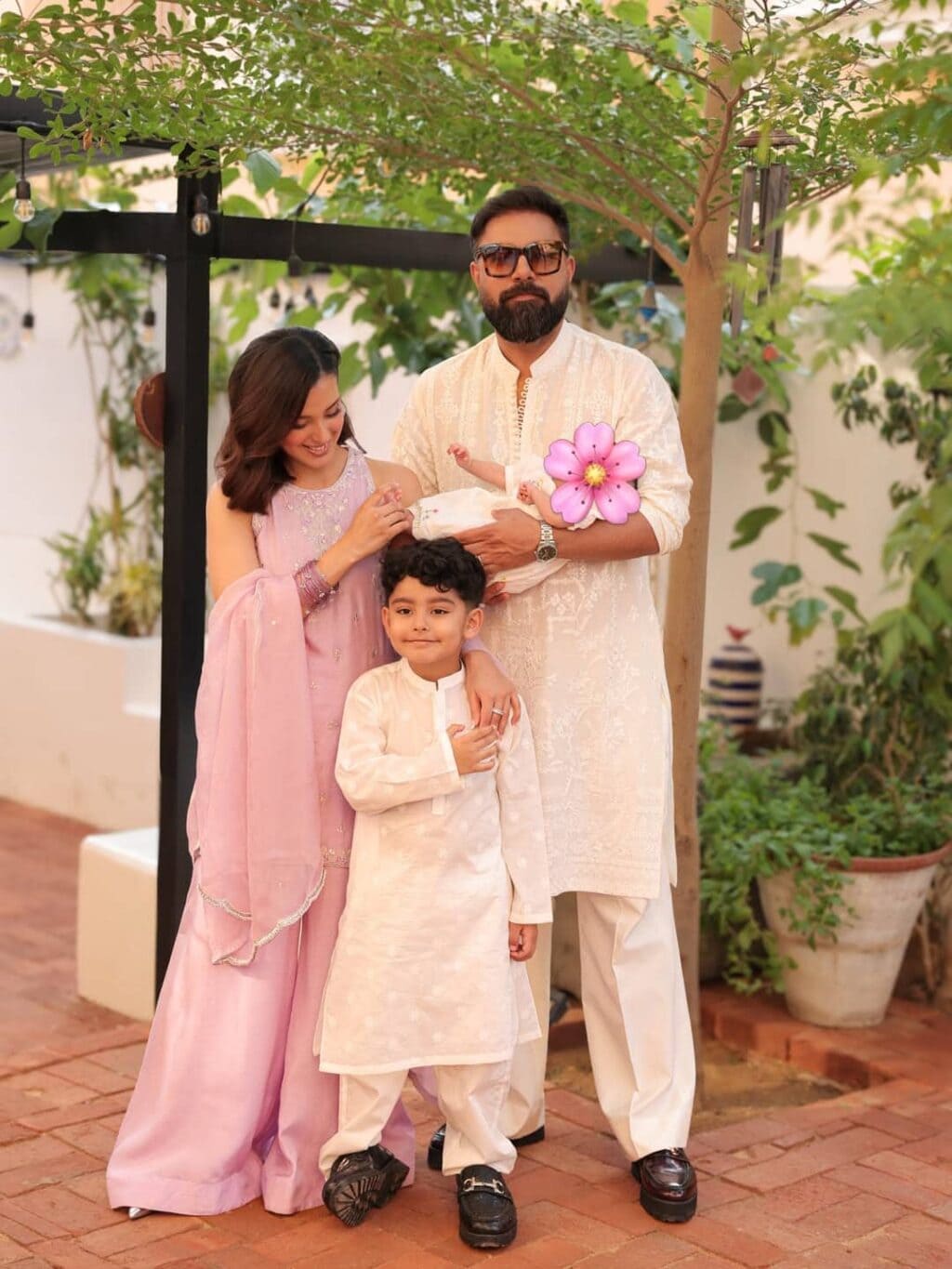 Iqra Aziz Reveals Daughter’s Face in a Cute Photoshoot