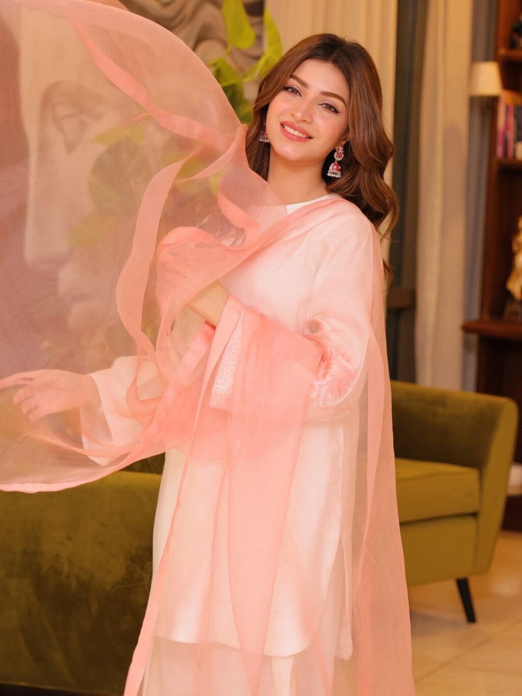 Kinza Hashmi Feature Film To Hit Cinemas Soon Kinza Hashmi Feature Film To Hit Cinemas Soon