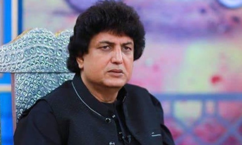 Pakistani Celebrities Who Lost Credibility By Criticising Other Stars