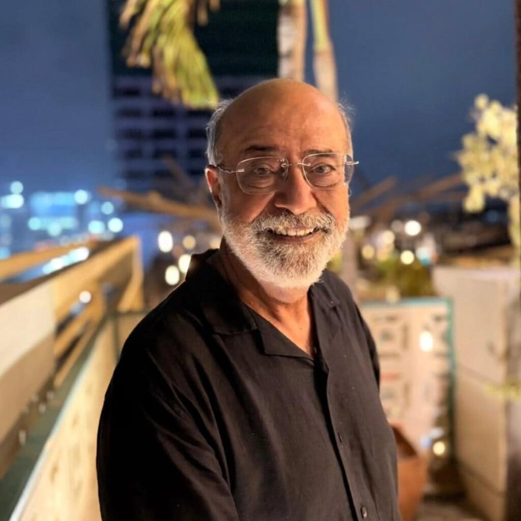 Internet Calls Out Naeem Hanif For Disrespecting Syed Mohammad Ahmed Internet Calls Out Naeem Hanif For Disrespecting Syed Mohammad Ahmed