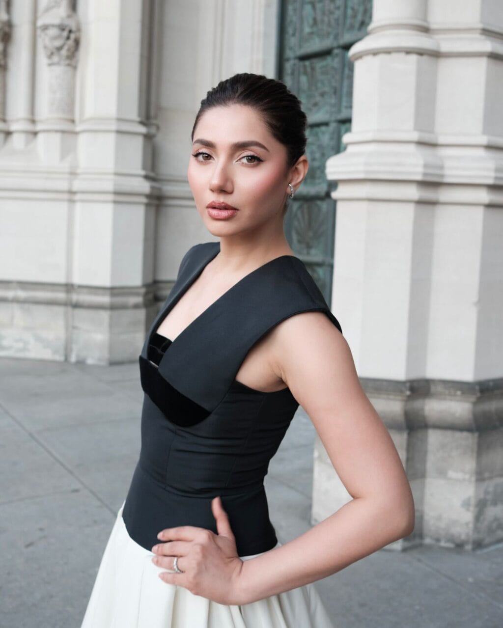 Mahira Khan Disregards Nighat Dad & Team's Big Favour Mahira Khan Disregards Nighat Dad & Team’s Big Favour