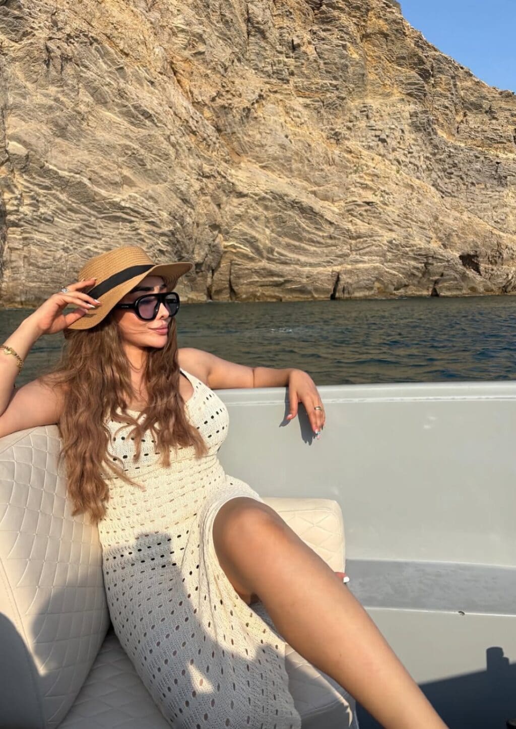 Maira Khan’s Bold Dressing & Travel Reels Get Criticism