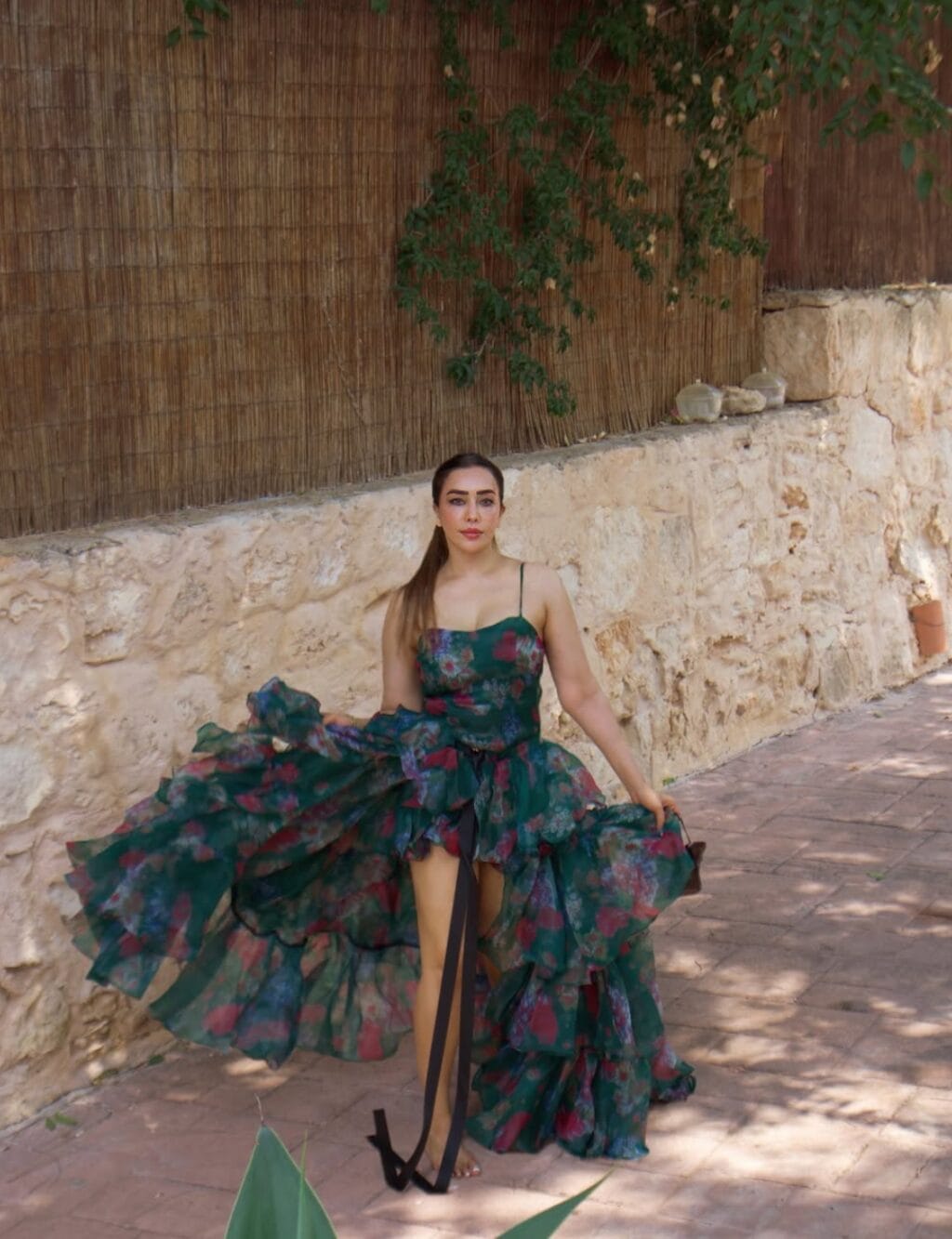 Maira Khan’s Bold Dressing & Travel Reels Get Criticism