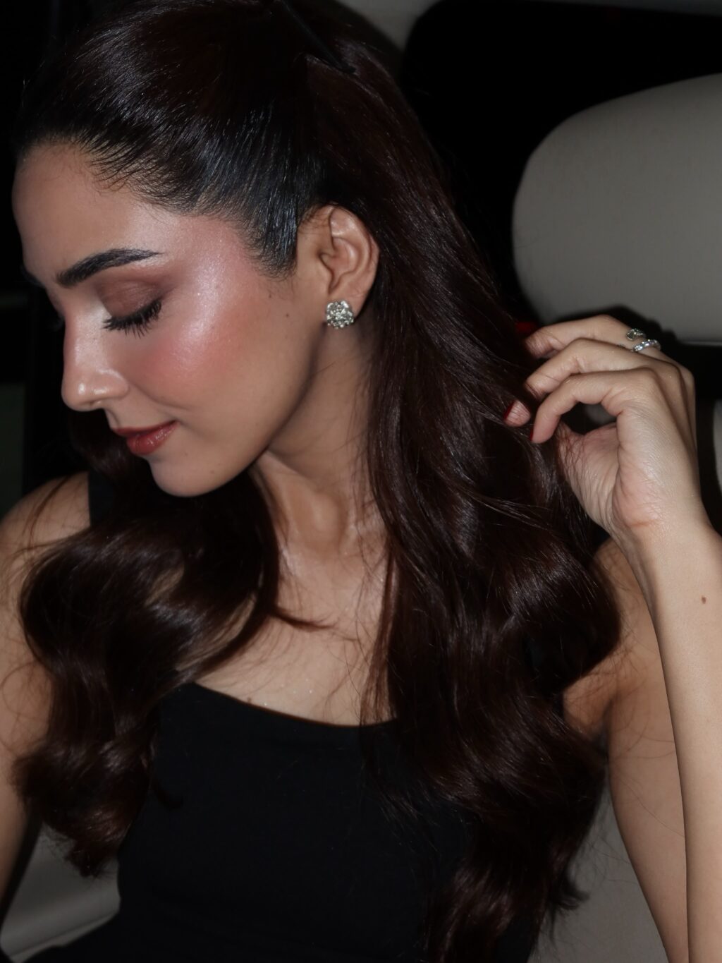Maya Ali’s Glamorous Birthday Celebration With Friends