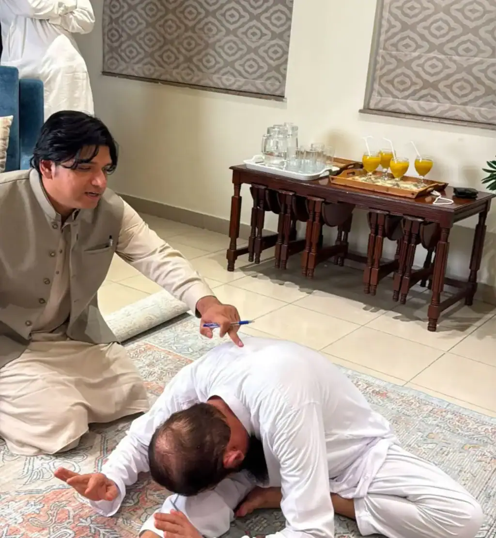 Maulana Tariq Jamil’s Yoga Poses Divide The Internet