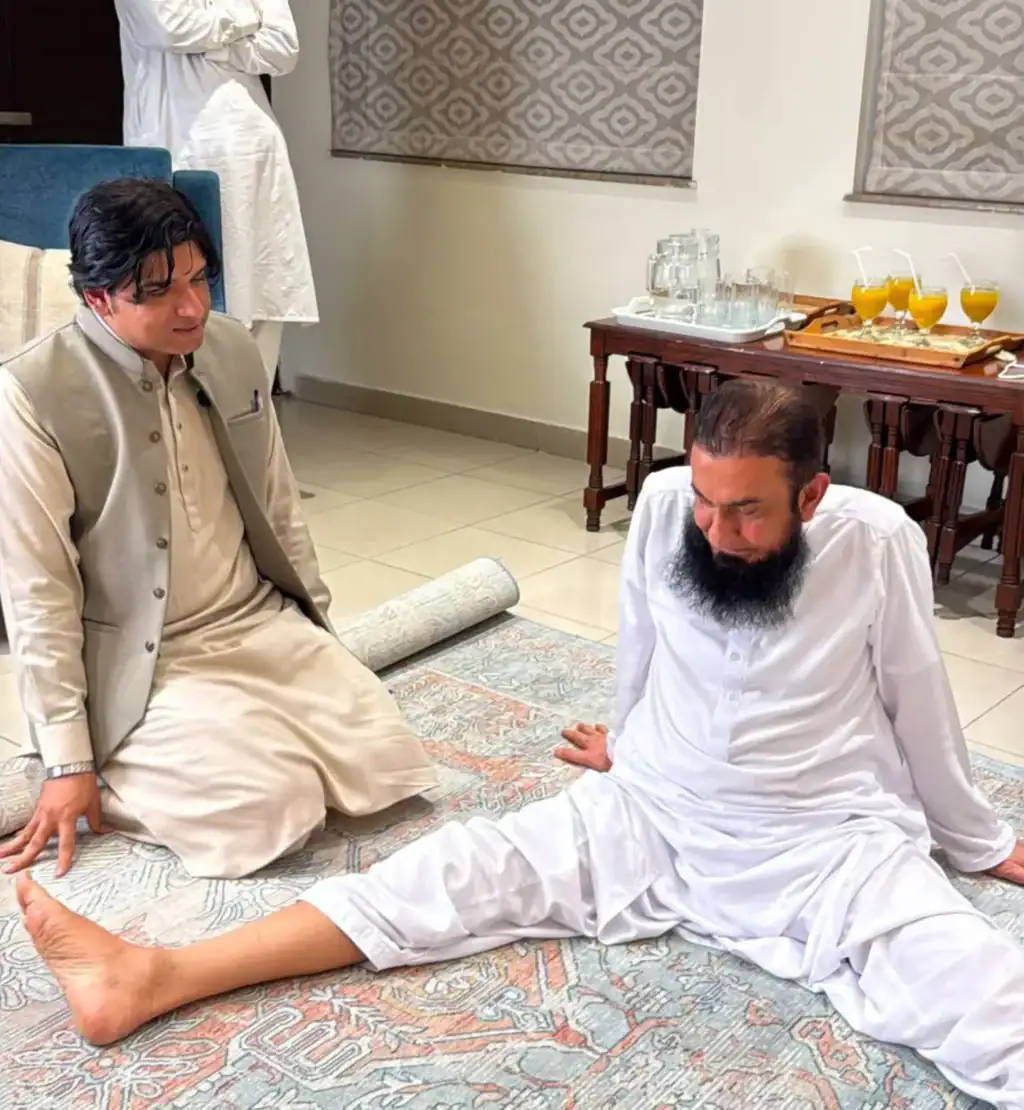 Maulana Tariq Jamil’s Yoga Poses Divide The Internet