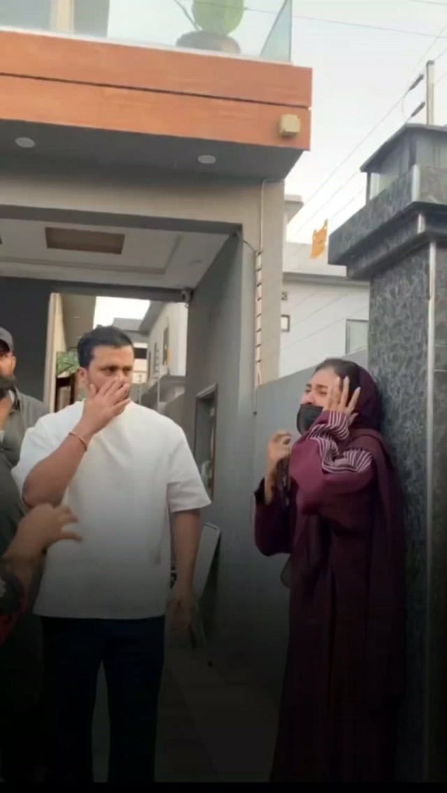 Rajab Butt's Crazy Fan Encounter Goes Viral Rajab Butt’s Crazy Fan Encounter Goes Viral