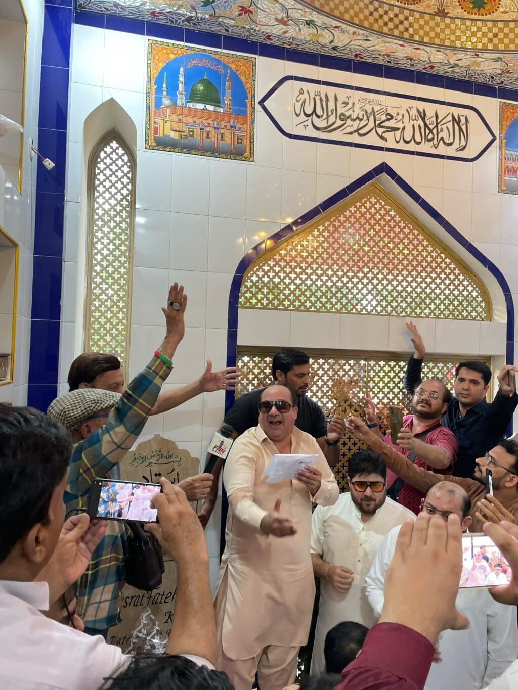 Rahat Fateh Ali Khan Under Criticism For Performing At NFAK's Mazar Rahat Fateh Ali Khan Under Criticism For Performing At NFAK’s Mazar