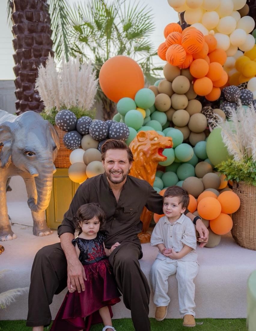 Shahid Afridi & Shaheen Afridi Celebrate Aliyar's Birthday Shahid Afridi & Shaheen Afridi Celebrate Aliyar's Birthday