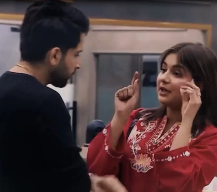 Tamasha Viewers Suspect Samiya Hijab's Crush On Yasir Alam Tamasha Viewers Suspect Samiya Hijab’s Crush On Yasir Alam