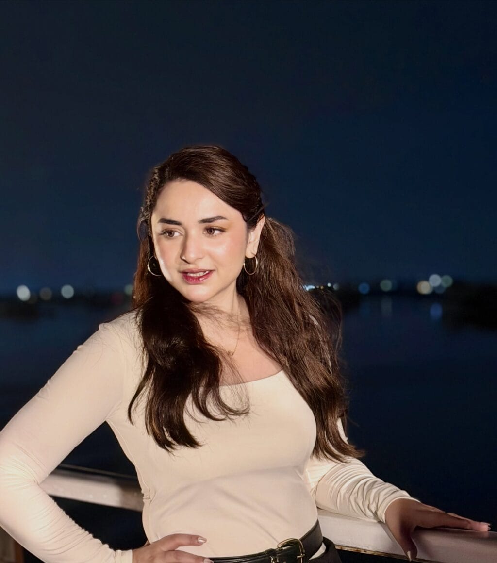 Yumna Zaidi Receives Birthday Surprise From Loved Ones Yumna Zaidi Receives Birthday Surprise From Loved Ones