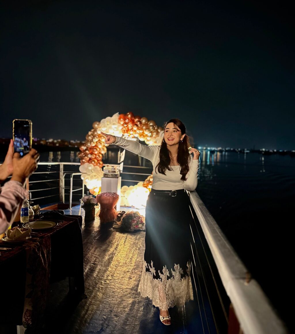 Yumna Zaidi Receives Birthday Surprise From Loved Ones Yumna Zaidi Receives Birthday Surprise From Loved Ones