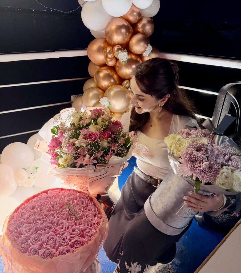 Yumna Zaidi Receives Birthday Surprise From Loved Ones Yumna Zaidi Receives Birthday Surprise From Loved Ones