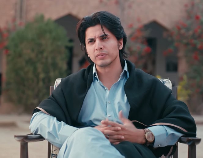 Zanjeerain Episode 29 - Jirga Scene Gets Interesting Reactions Zanjeerain Episode 29 – Jirga Scene Gets Interesting Reactions