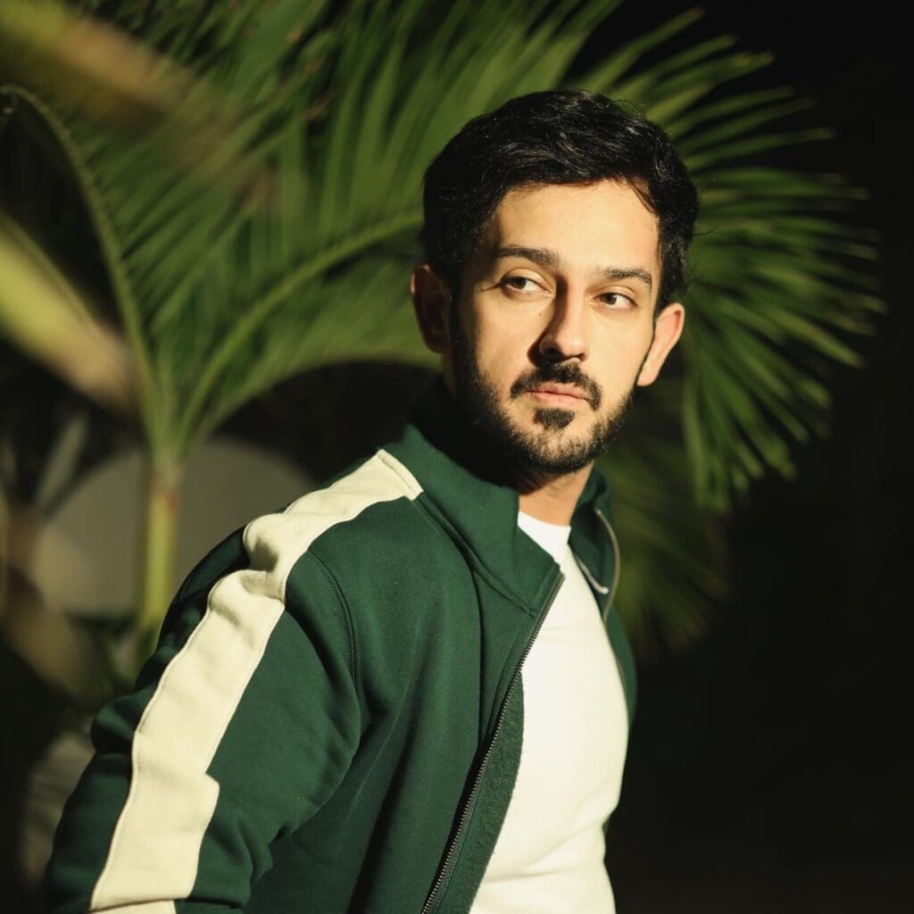 Iqra Aziz Set To Make Her Television Comeback