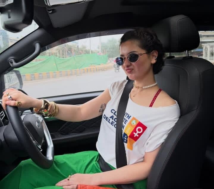 Pakistani Stars Stand With Parishae Adnan Against Nadia Khan