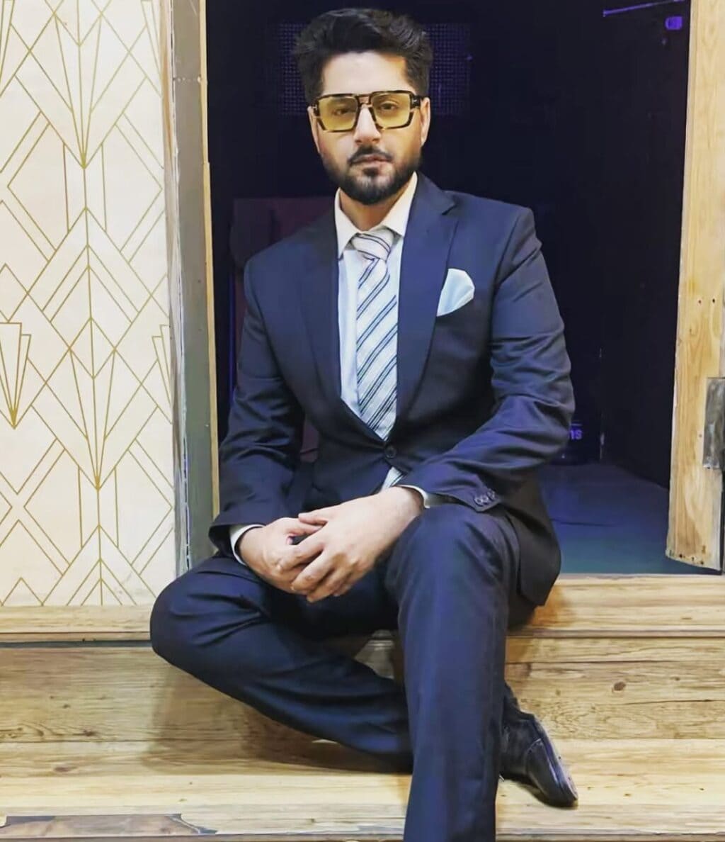 Imran Ashraf's Pairing with Zoha Tauqeer Criticized Imran Ashraf’s Pairing with Zoha Tauqeer Criticized