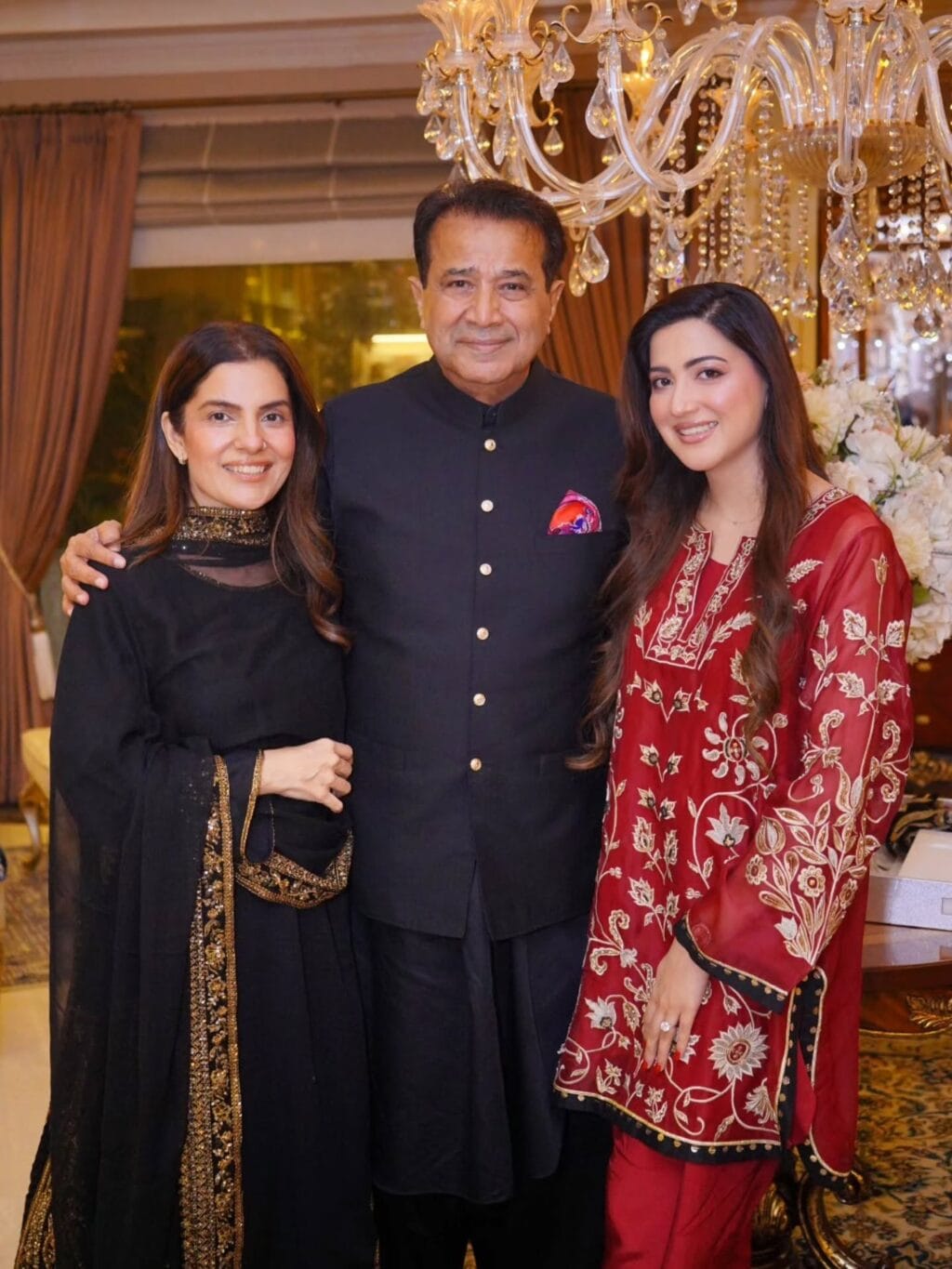 Kiran Khan & Mirza Ishtiaq Baig First Family Dinner After Wedding Kiran Khan & Mirza Ishtiaq Baig First Family Dinner After Wedding