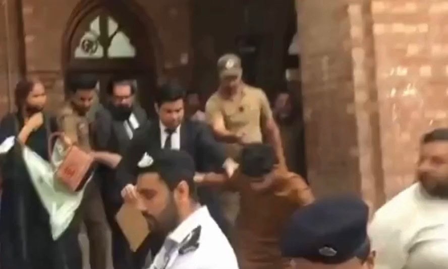 Mother's Fury Erupts Outside Lahore High Court After Suspects' Bail Extends Mother’s Fury Erupts Outside Lahore High Court After Suspects’ Bail Extends