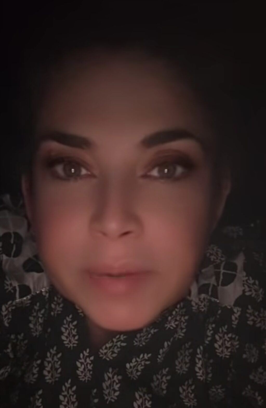 Mishi Khan Criticizes Esra & Babrik From Tamasha Mishi Khan Criticizes Esra & Babrik From Tamasha