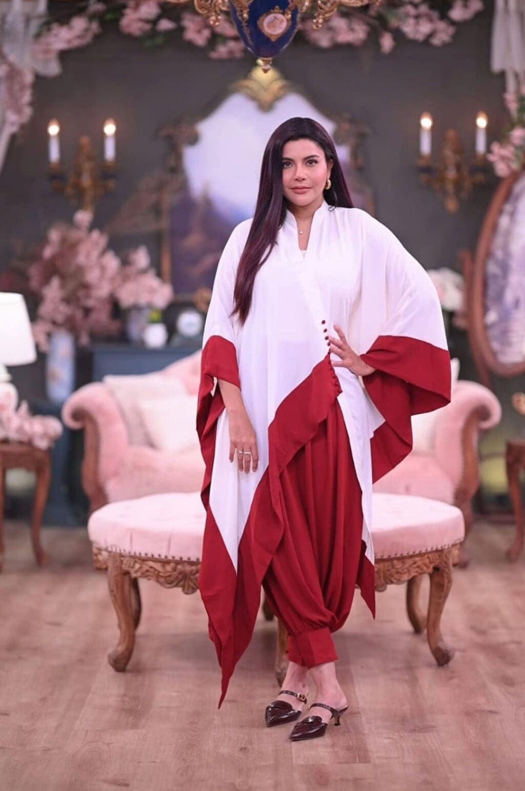 Nida Yasir’s Daughter Sila Introduces Herself – Starts Digital Creation