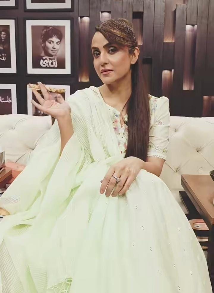Pakistani Stars Stand With Parishae Adnan Against Nadia Khan
