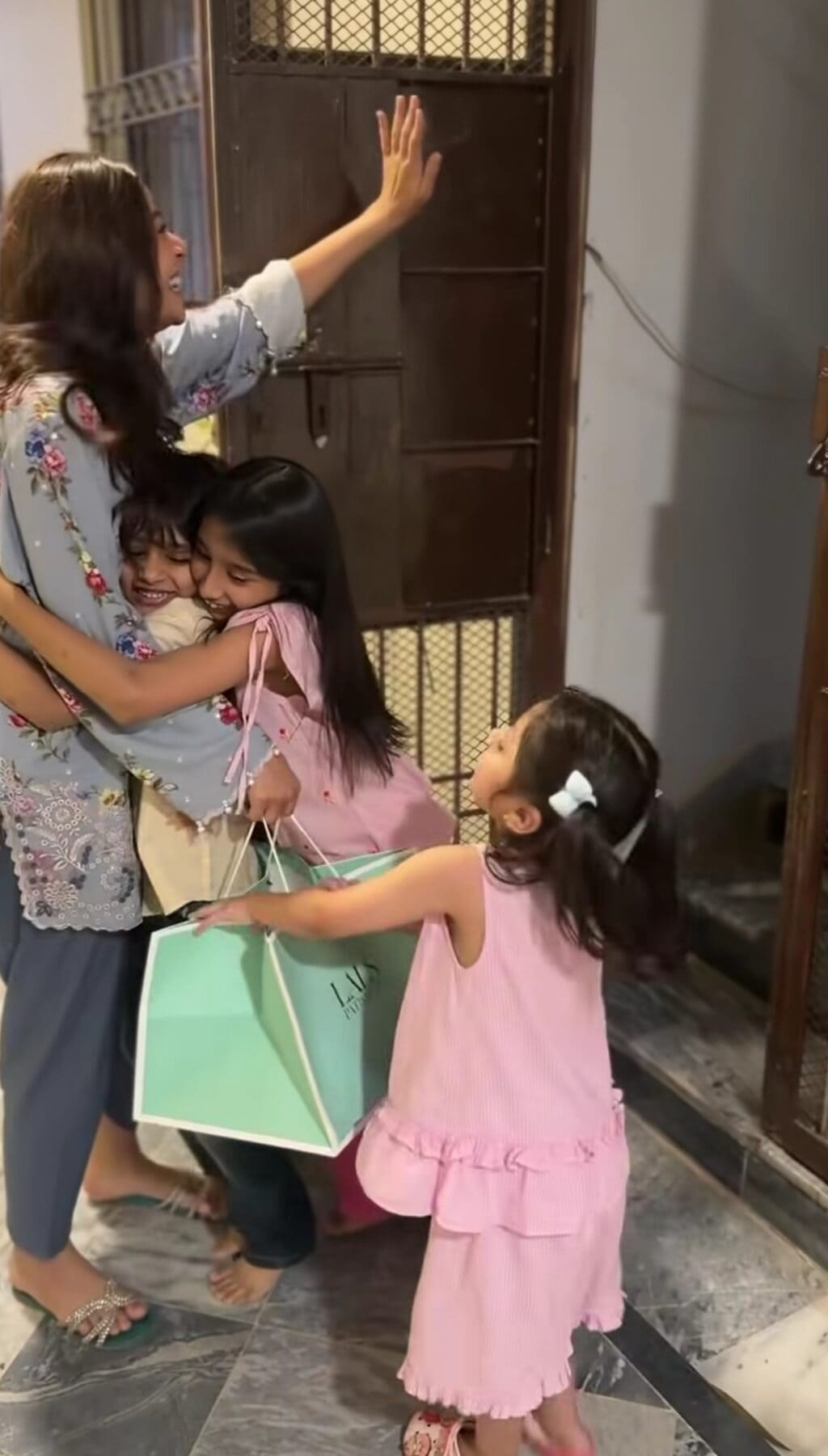 Ramsha Salahuddin Meets Saqib Sumeer & Wife