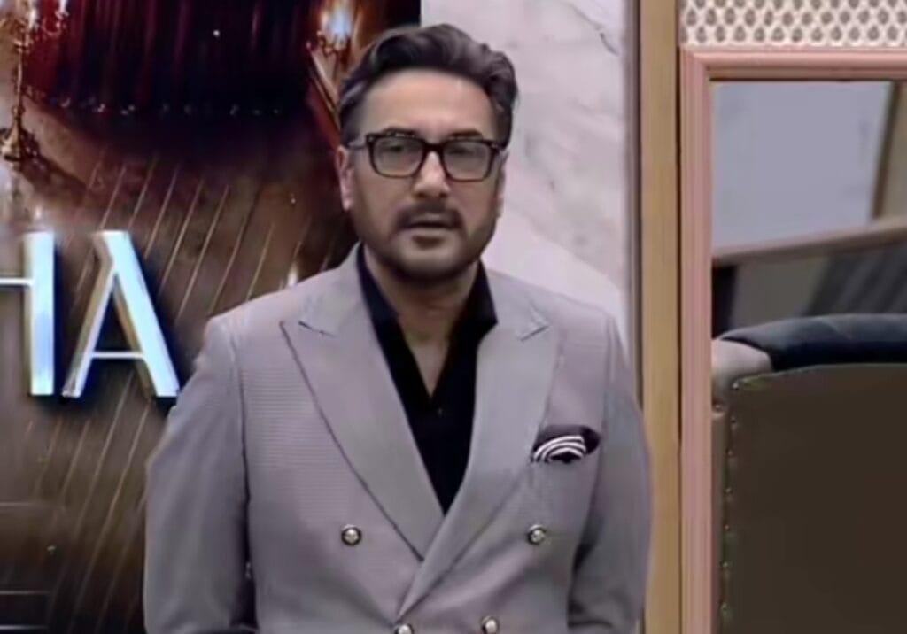 Adnan Siddiqui Schools Zeyb For Mocking Babrik Shah in Tamasha Adnan Siddiqui Schools Zeyb For Mocking Babrik Shah in Tamasha