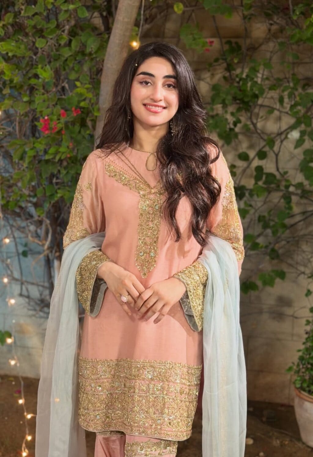 Imran Ashraf's Pairing with Zoha Tauqeer Criticized Imran Ashraf’s Pairing with Zoha Tauqeer Criticized