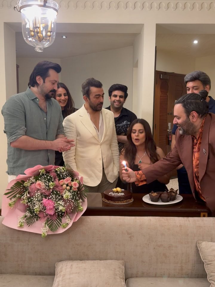 Amar Khan Celebrates Her Birthday With Shaan Shahid & Friends Amar Khan Celebrates Her Birthday With Shaan Shahid & Friends