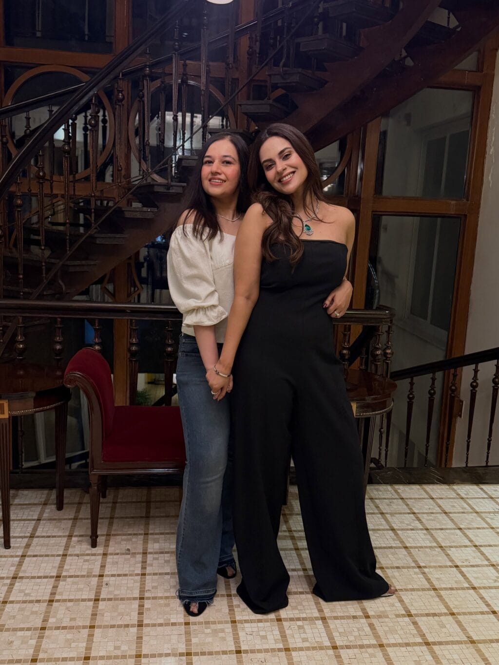 Amar Khan Celebrates Her Birthday With Shaan Shahid & Friends Amar Khan Celebrates Her Birthday With Shaan Shahid & Friends