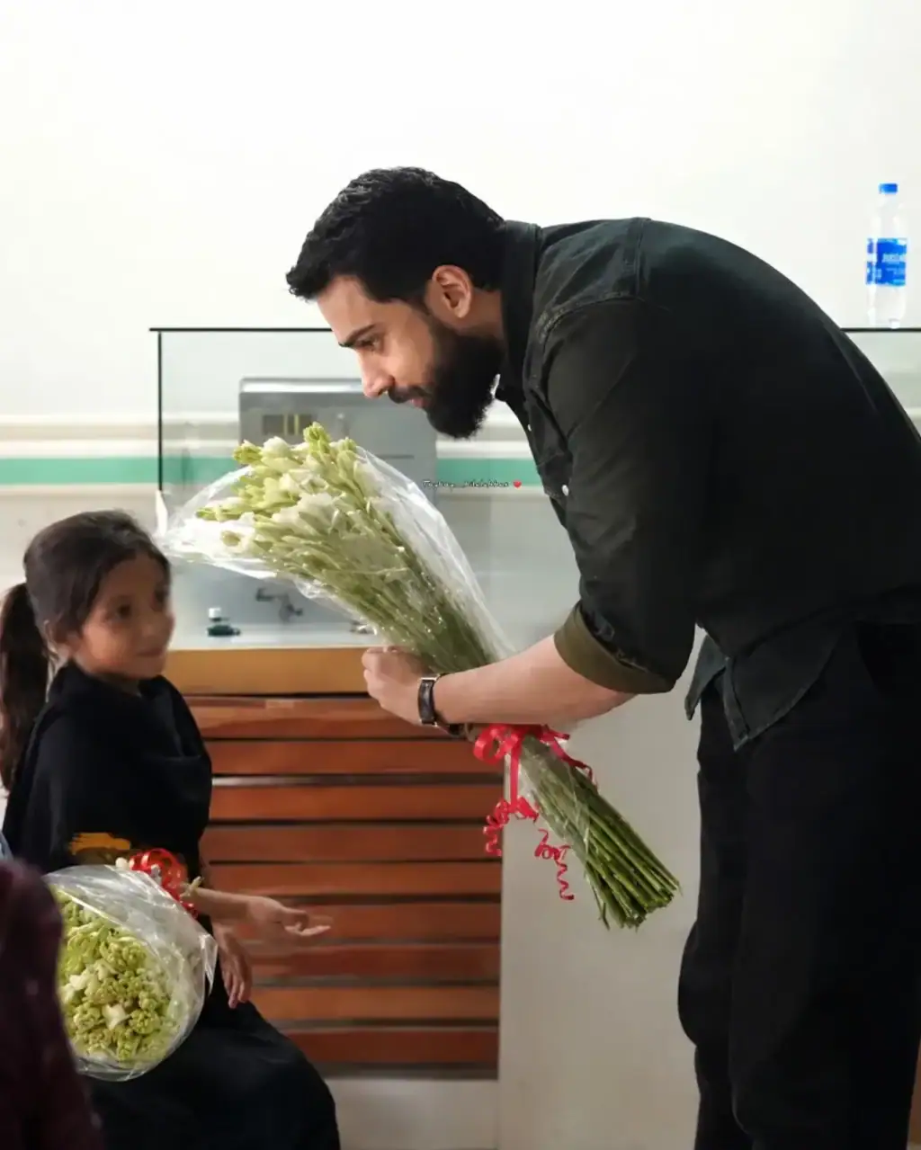 Bilal Abbas Khan’s Gesture For Children Wins Hearts