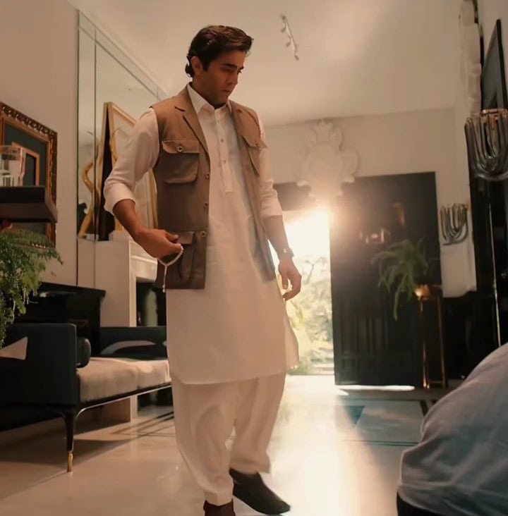 Dar e Nijaat Episode 14 – Abu Bakr Turns Knight In Shining Armour