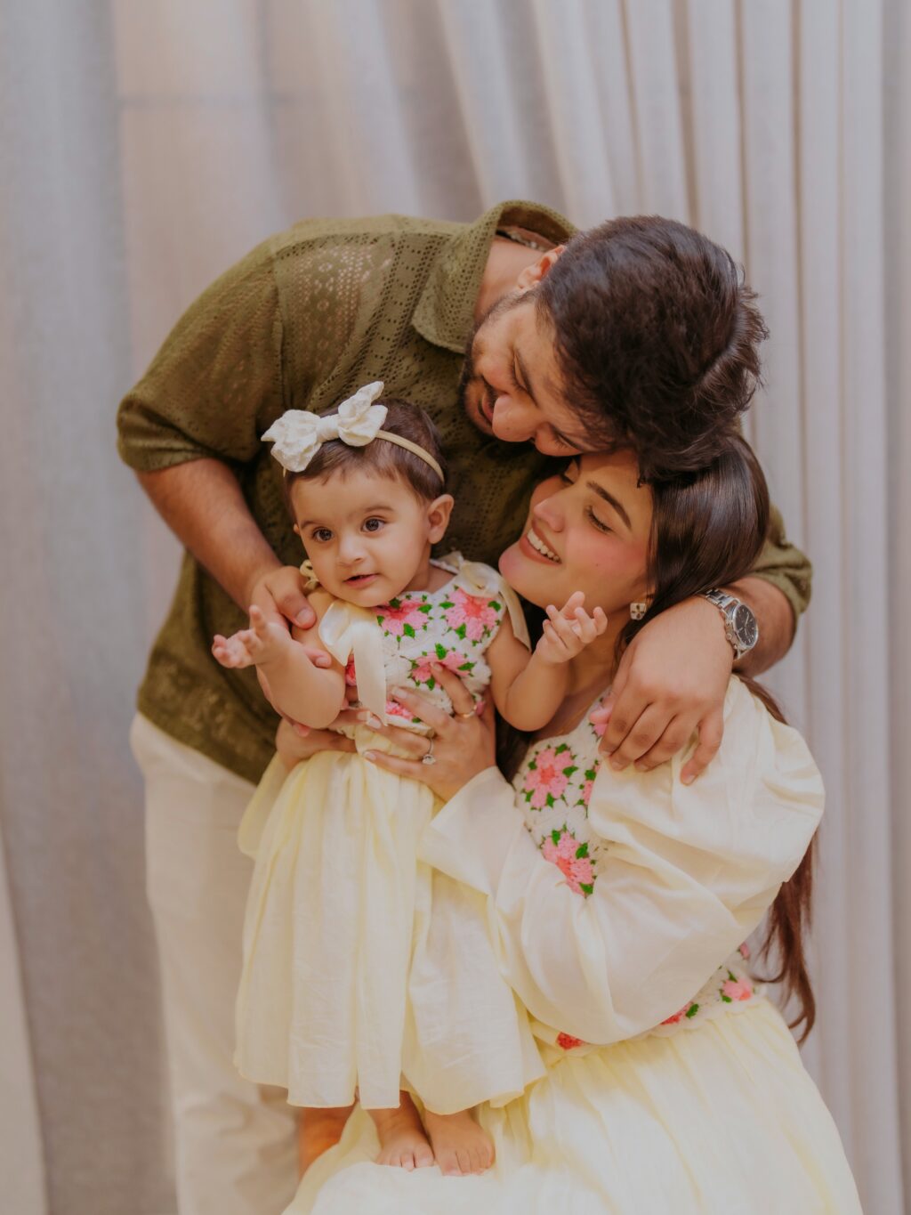 Iqra Kanwal & Areeb Pervaiz Reveal Daughter's Face