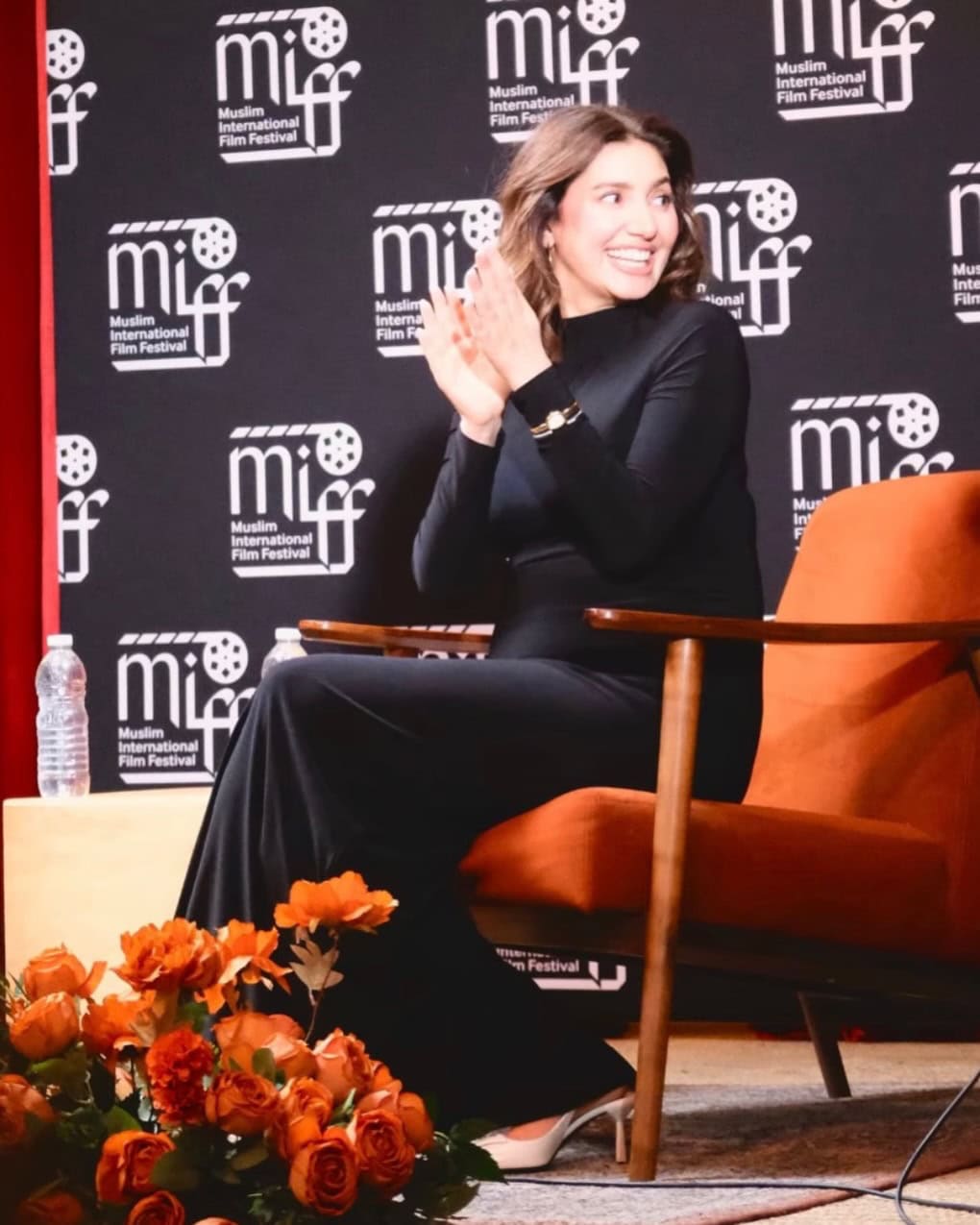 Mahira Khan Shows Off Her Baby Bump In Latest Appearance Mahira Khan Shows Off Her Baby Bump In Latest Appearance