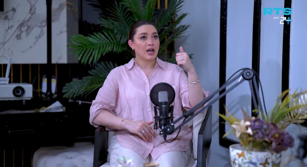 Momina Iqbal Opens Up on How Saqib Chadhar Treats Women of His Family Momina Iqbal Opens Up on How Saqib Chadhar Treats Women of His Family