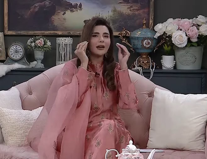 Babrik Shah Brutally Roasts Nida Yasir Babrik Shah Brutally Roasts Nida Yasir