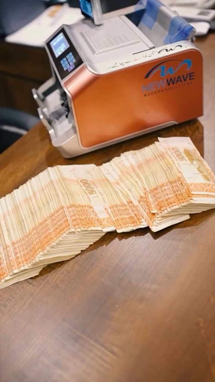 Rajab Butt’s Extremely Expensive Gift For His Parents
