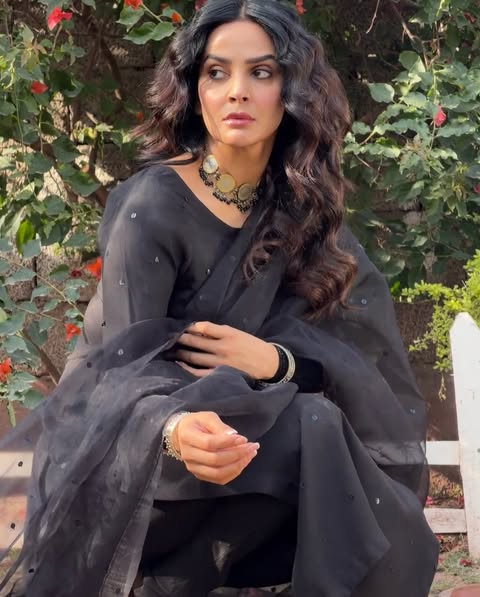 Saba Qamar Big Announcement On Muamma Auto Draft