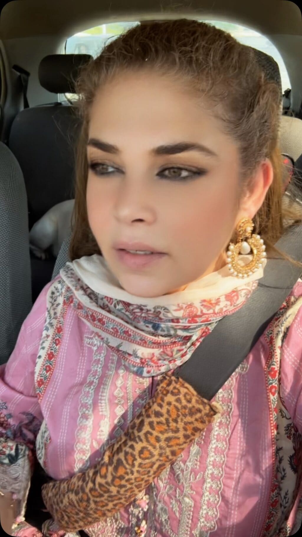 Mishi Khan Takes ARY To Cleaners Over Tamasha Live