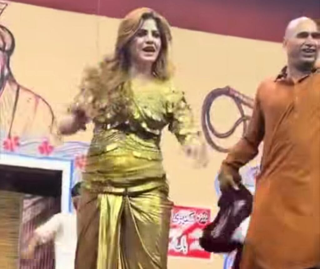 Mishi Khan Condemns Viral Kid Praising Stage Dancer's Moves Mishi Khan Condemns Viral Kid Praising Stage Dancer’s Moves