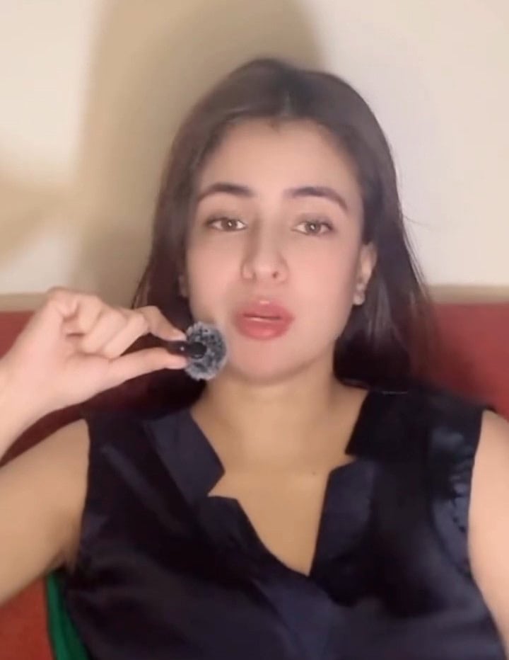 Zainab Raja Exposes Esra Ayesha’s Alleged Lies