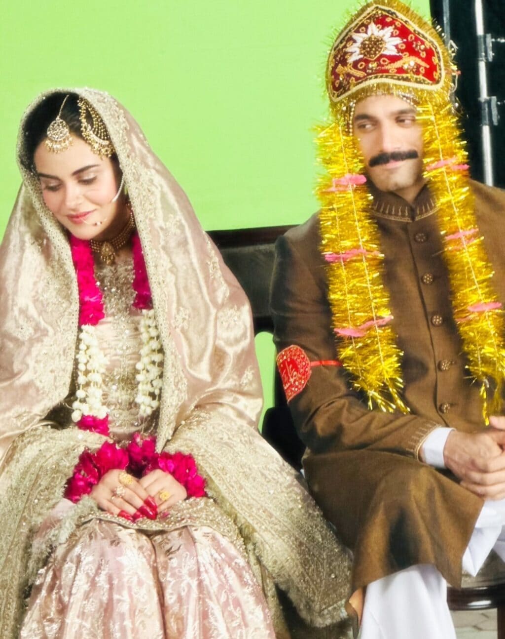 Amar Khan’s Formal Looks in Mitti de Baway Amar Khan’s Formal Looks in Mitti de Baway