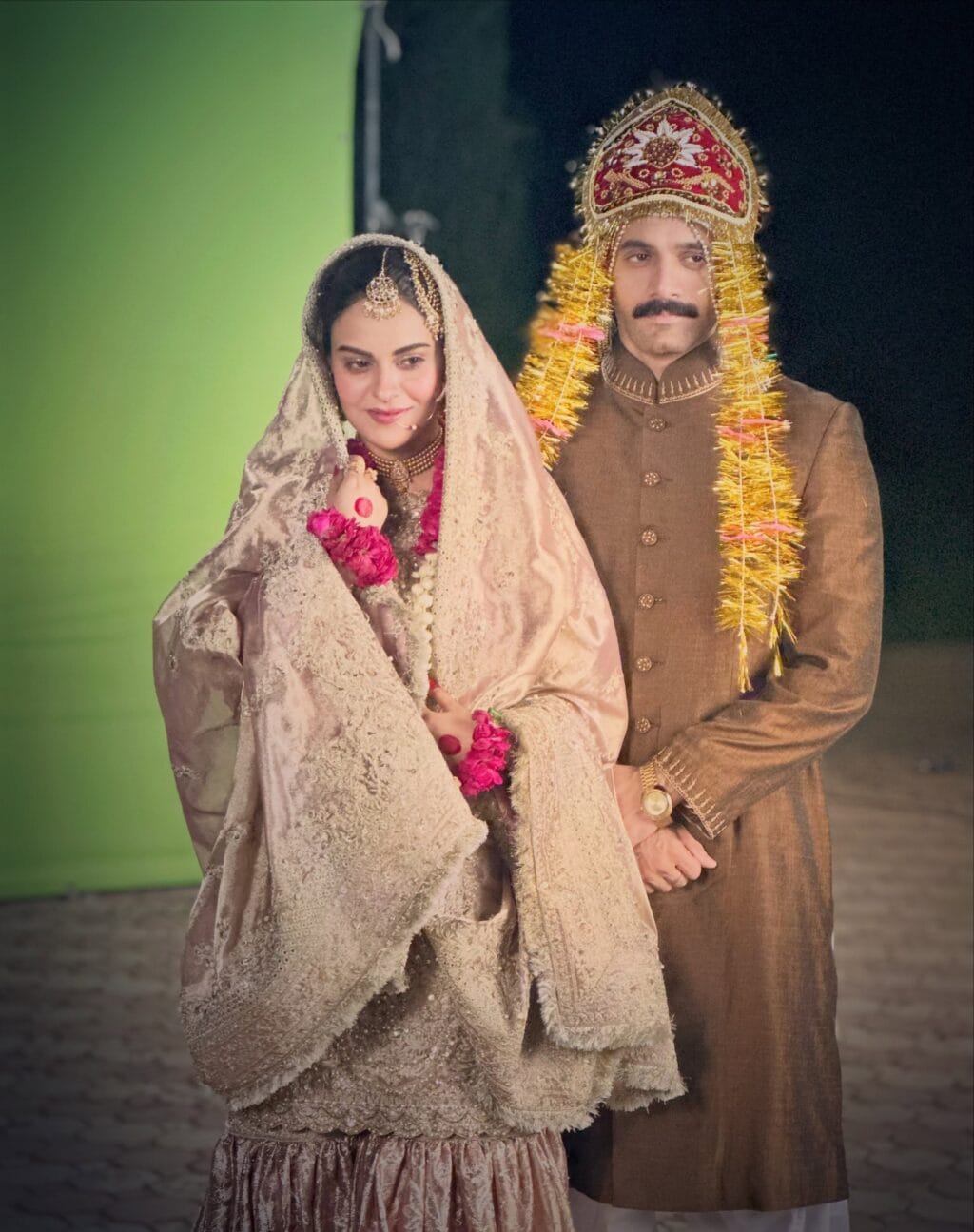 Amar Khan’s Formal Looks in Mitti de Baway Amar Khan’s Formal Looks in Mitti de Baway