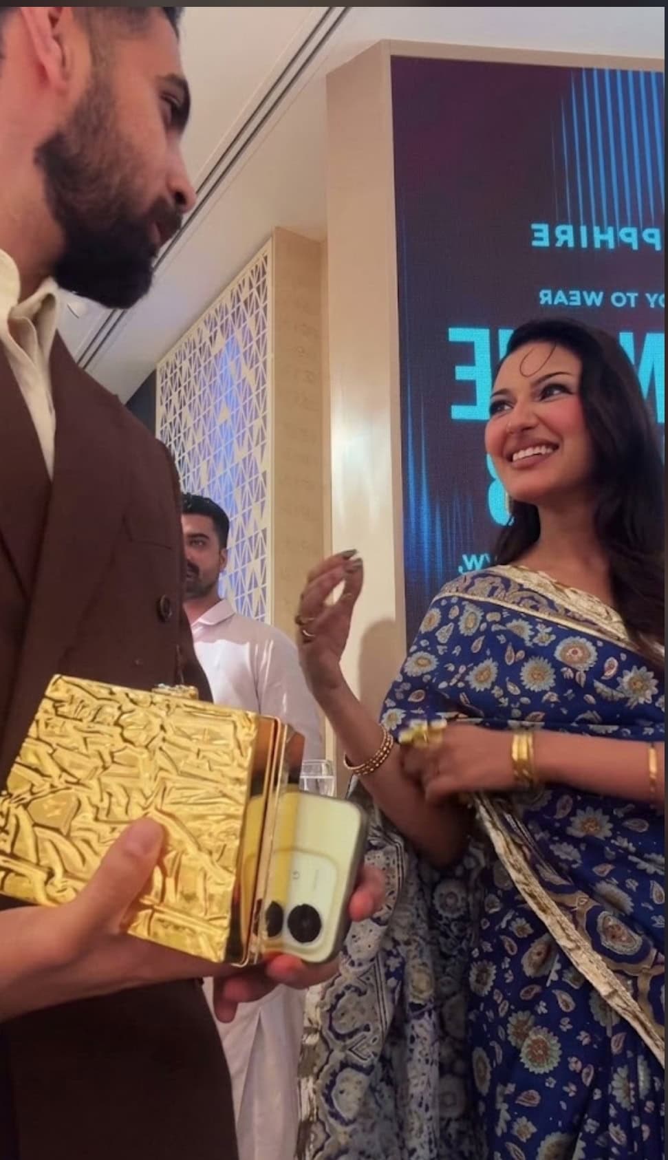 Anzala Abbasi's Unusual Pregnancy Announcement Anzala Abbasi’s Unusual Pregnancy Announcement
