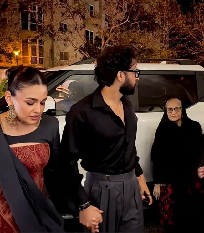 Asad Siddiqui Criticized For Holding Wife's Hand While Mother Falls on Floor Asad Siddiqui Criticized For Holding Wife’s Hand While Mother Falls on Floor