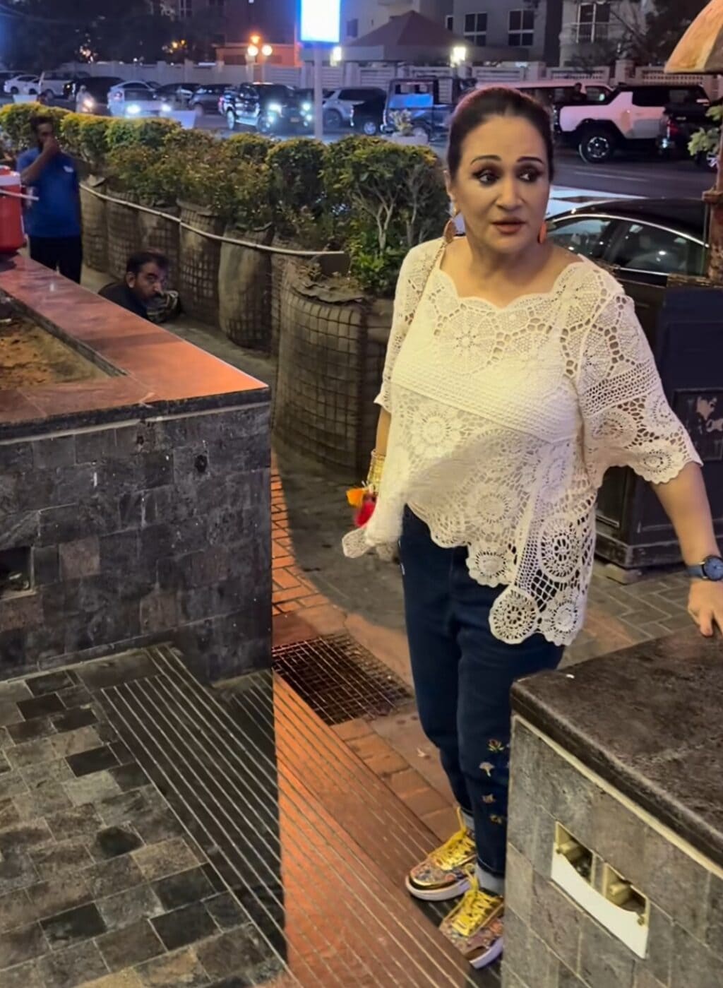 Bushra Ansari's Dressing at Film Premiere Sparks Backlash Bushra Ansari’s Dressing at Film Premiere Sparks Backlash