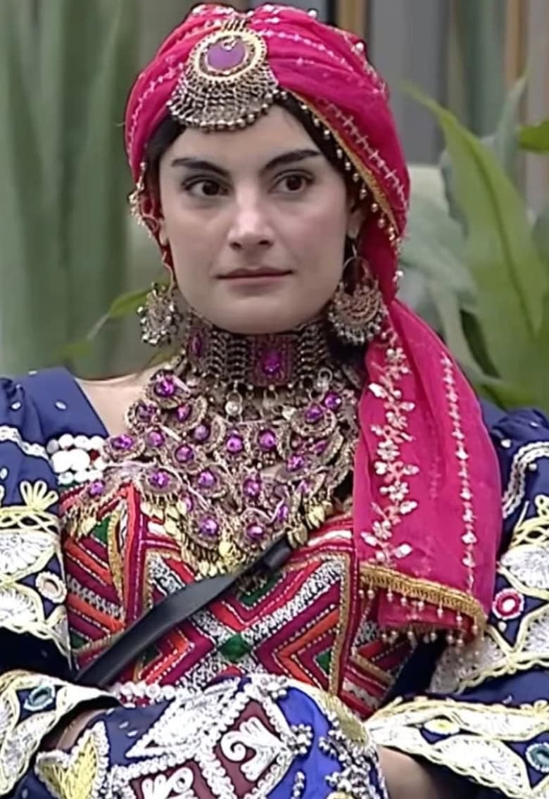Dr Zee Khan Revealed How Esra Ayesha’s Paid PR Damaged Tamasha 5