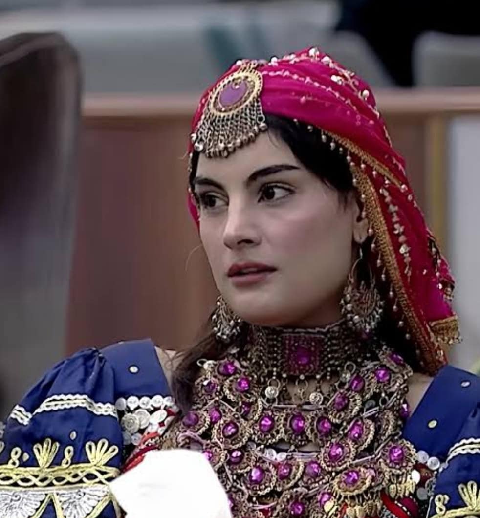 Esra Ayesha Shares Details of Her 70 Proposals Esra Ayesha Shares Details of Her 70 Proposals