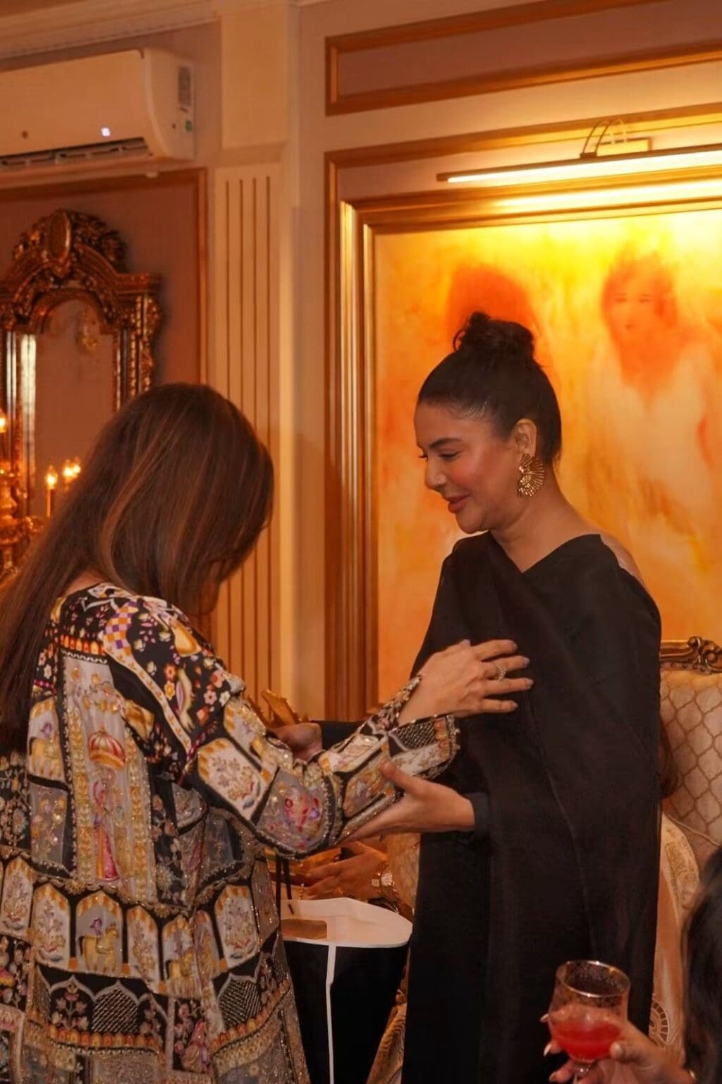 Kiran Khan Hosts Close Friends at Her Home After Wedding Kiran Khan Hosts Close Friends at Her Home After Wedding